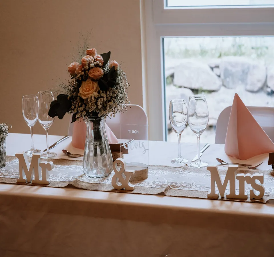 Gedeckter Hochzeitstisch